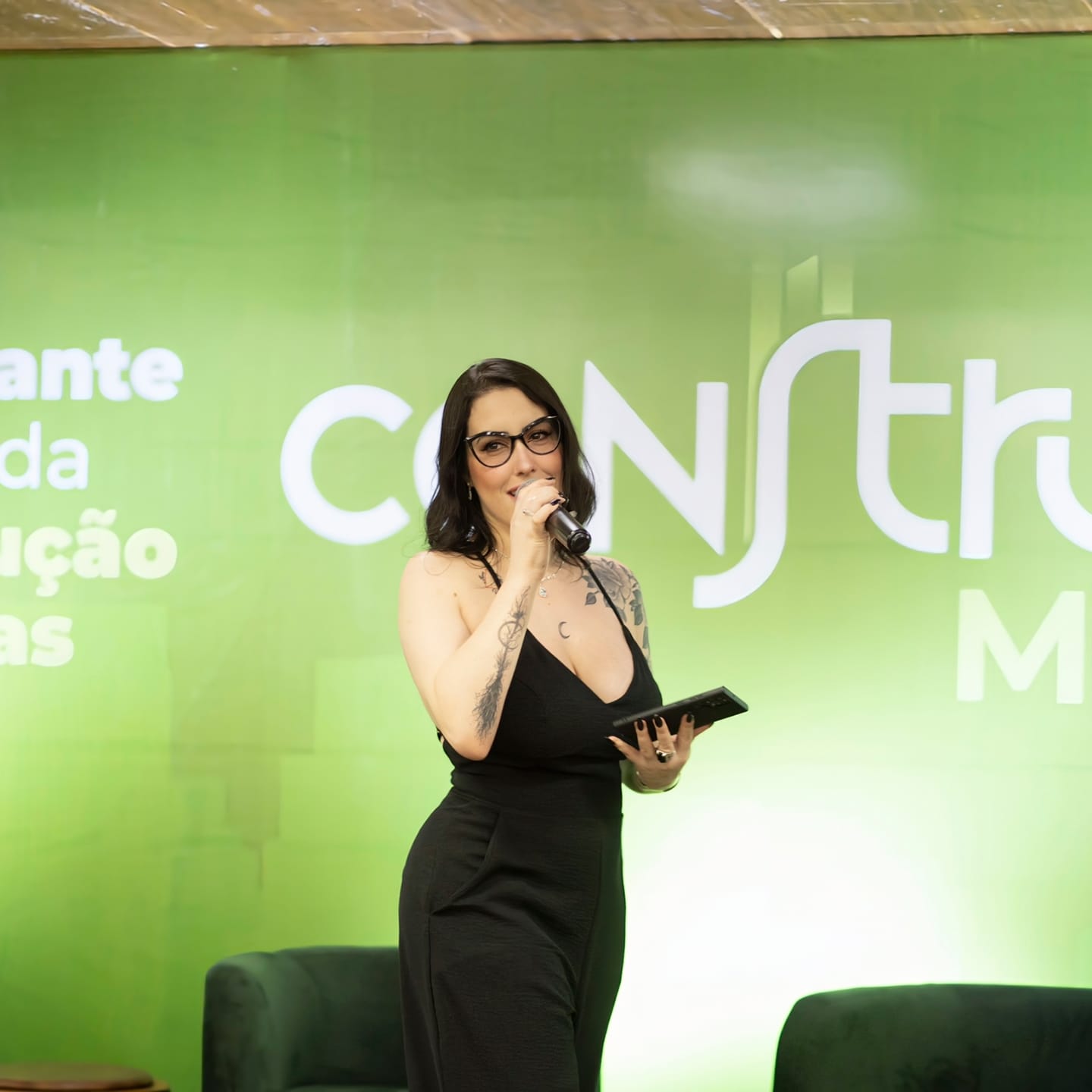 Marie Brandão palestrando em um evento